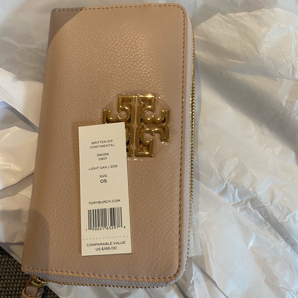 NWT Tory Burch Britten zip continental wallet